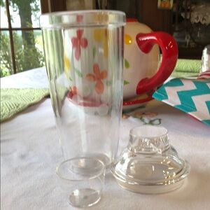 Clear Tumbler with Lid Pampered Chef and Measuring cup